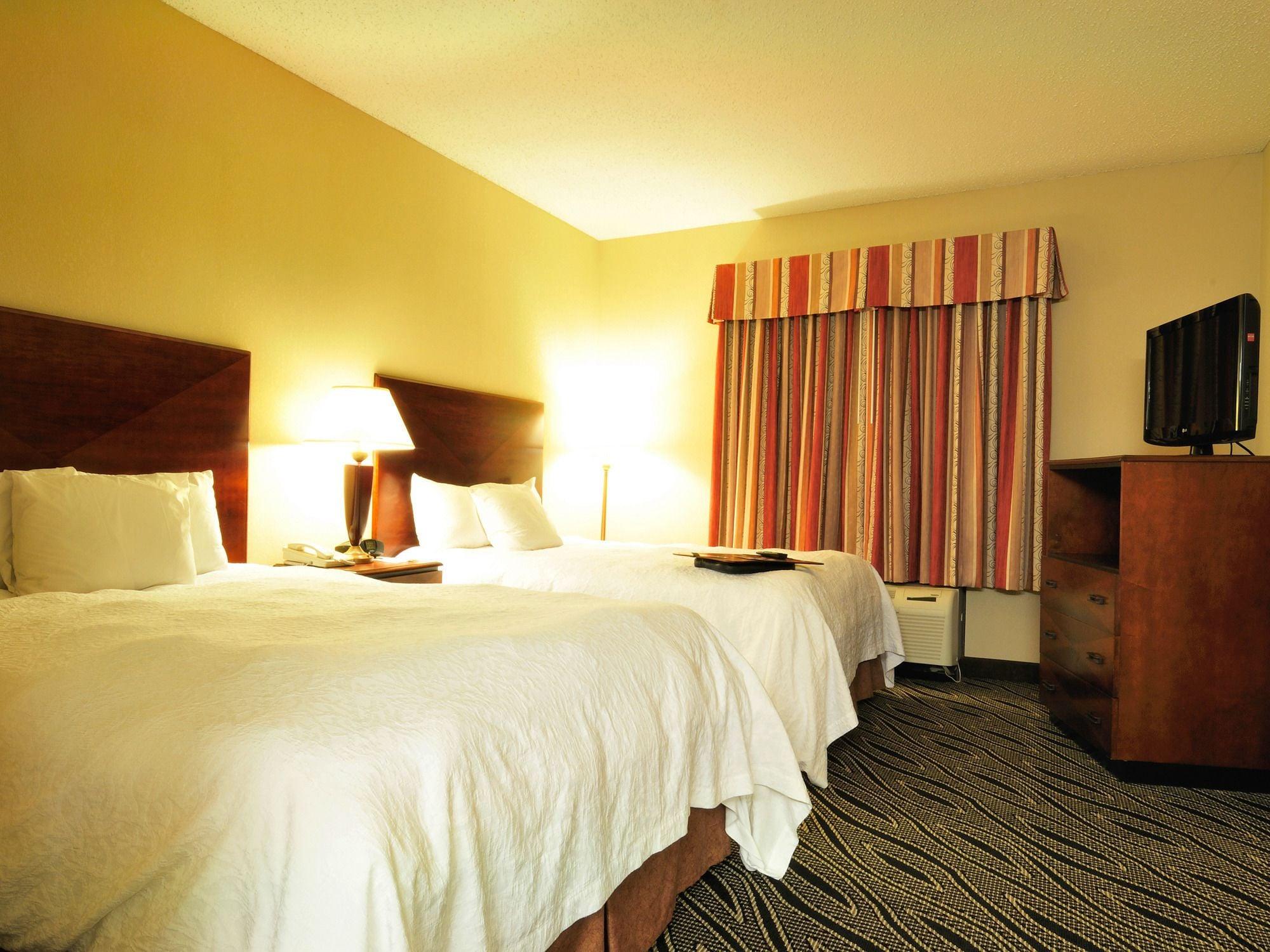 Hampton Inn Fayetteville Buitenkant foto