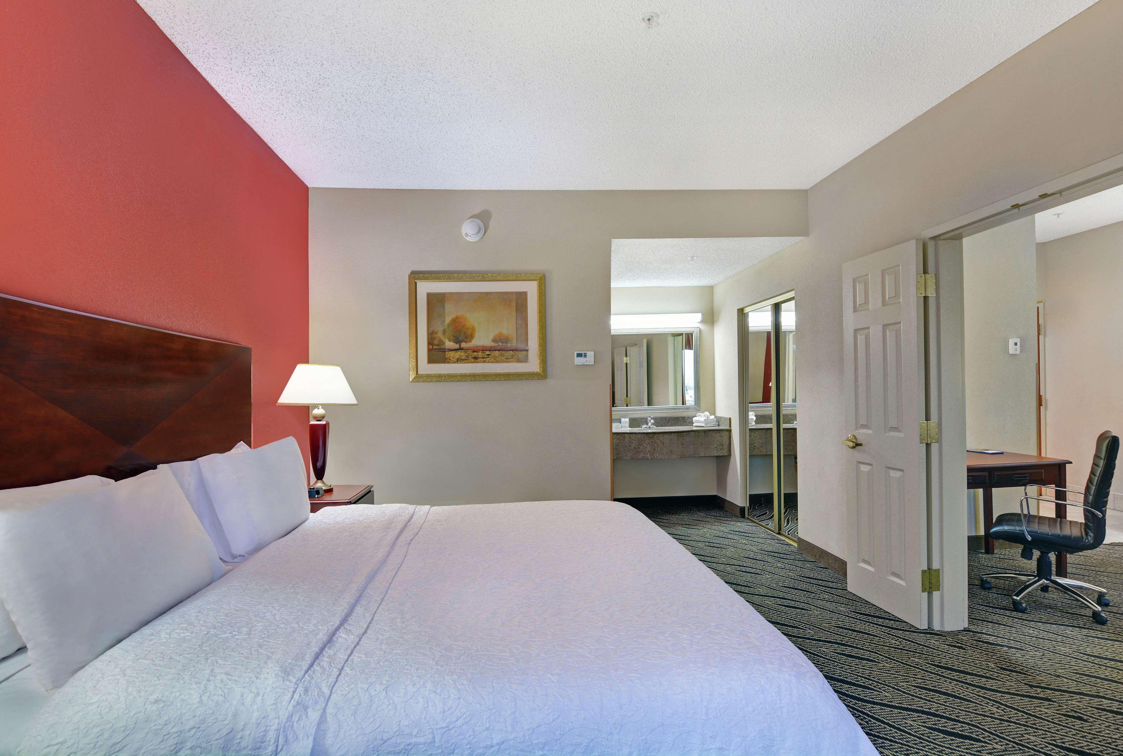 Hampton Inn Fayetteville Buitenkant foto