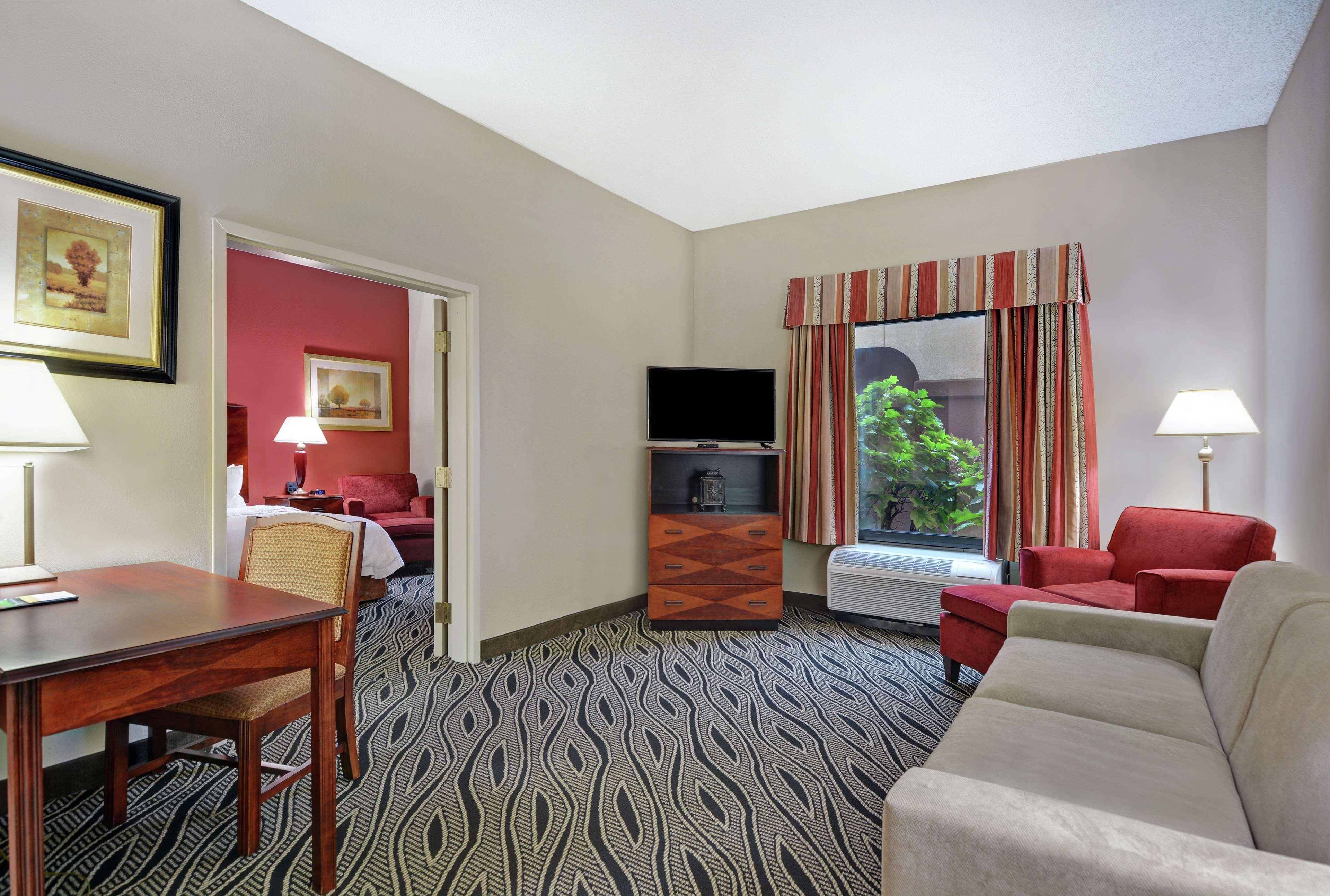Hampton Inn Fayetteville Buitenkant foto