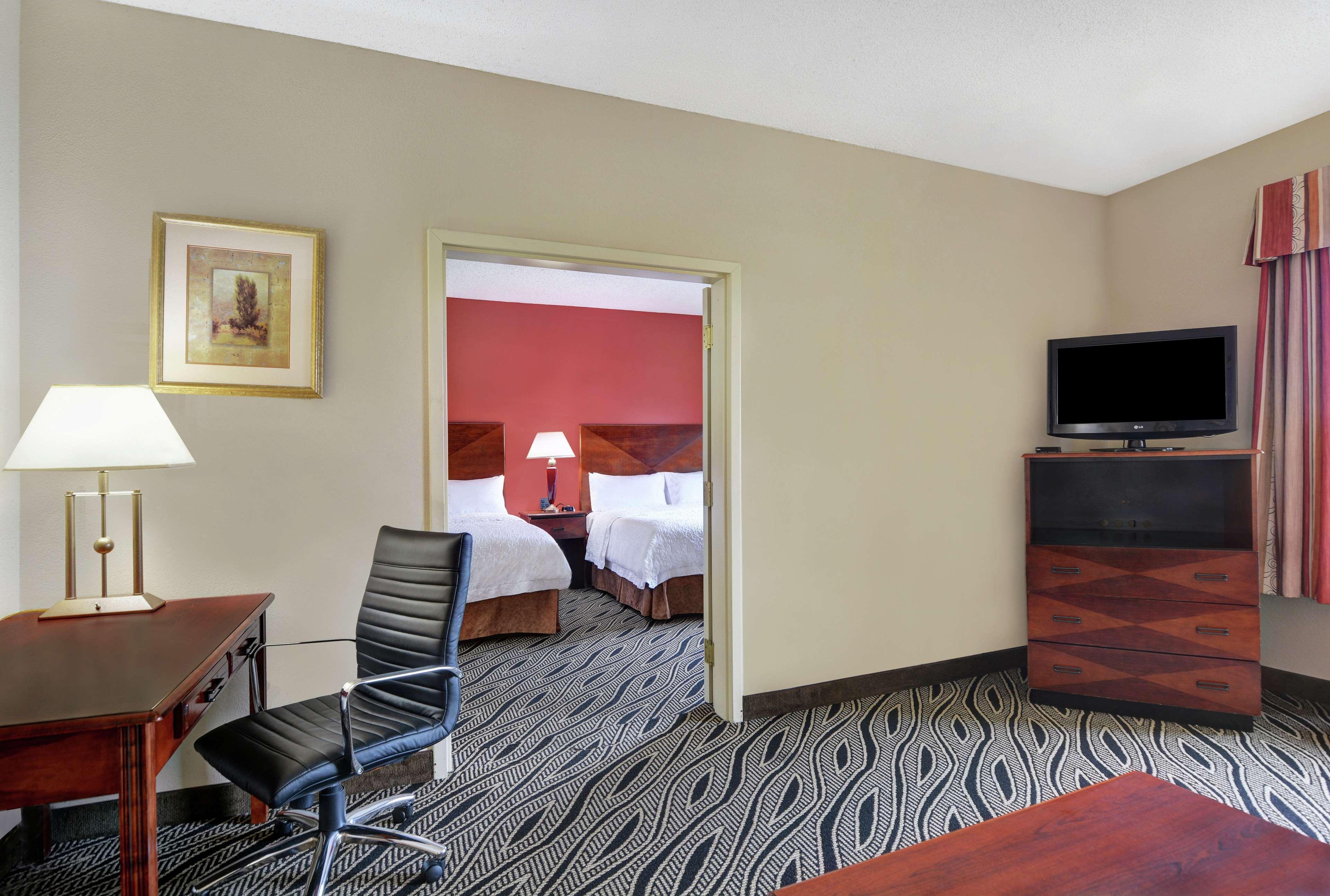 Hampton Inn Fayetteville Buitenkant foto