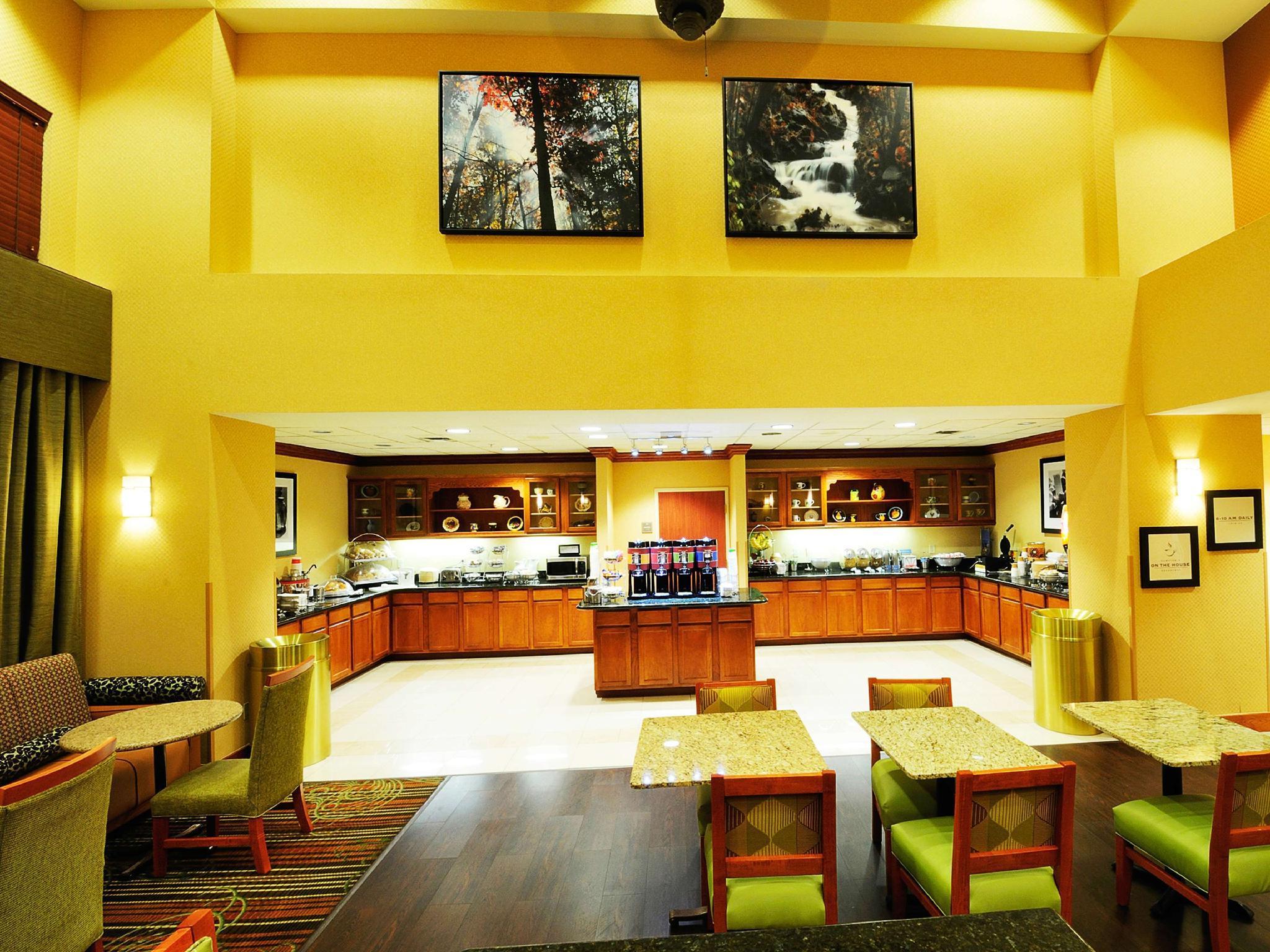 Hampton Inn Fayetteville Buitenkant foto