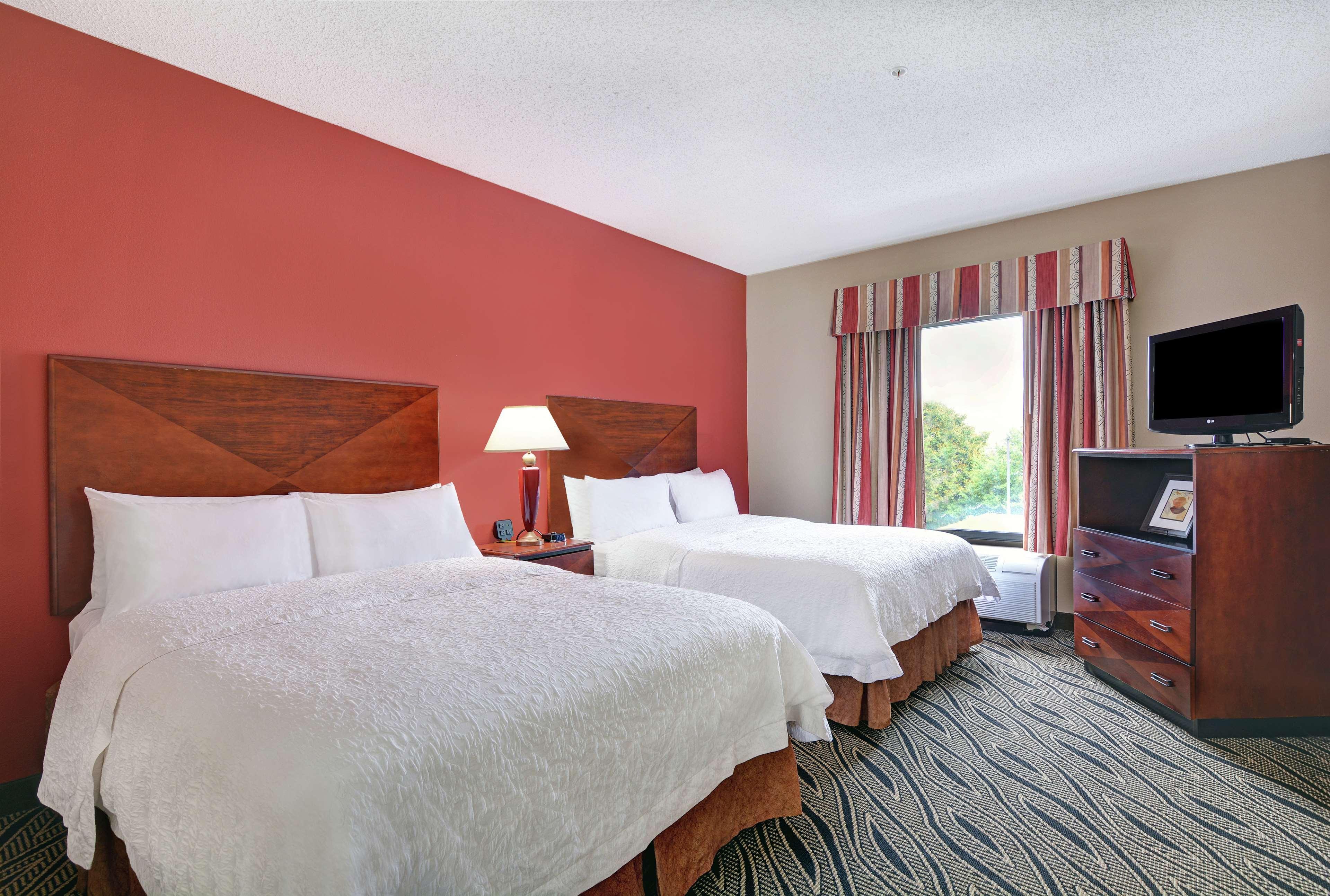 Hampton Inn Fayetteville Buitenkant foto