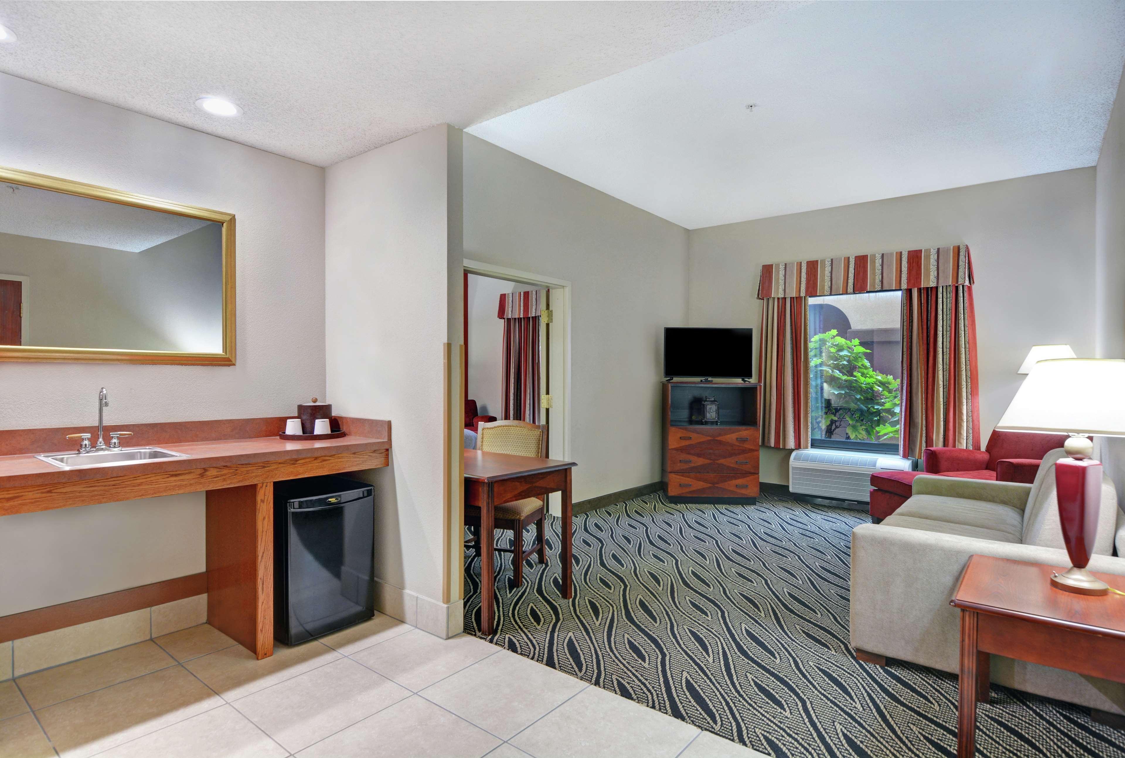 Hampton Inn Fayetteville Buitenkant foto
