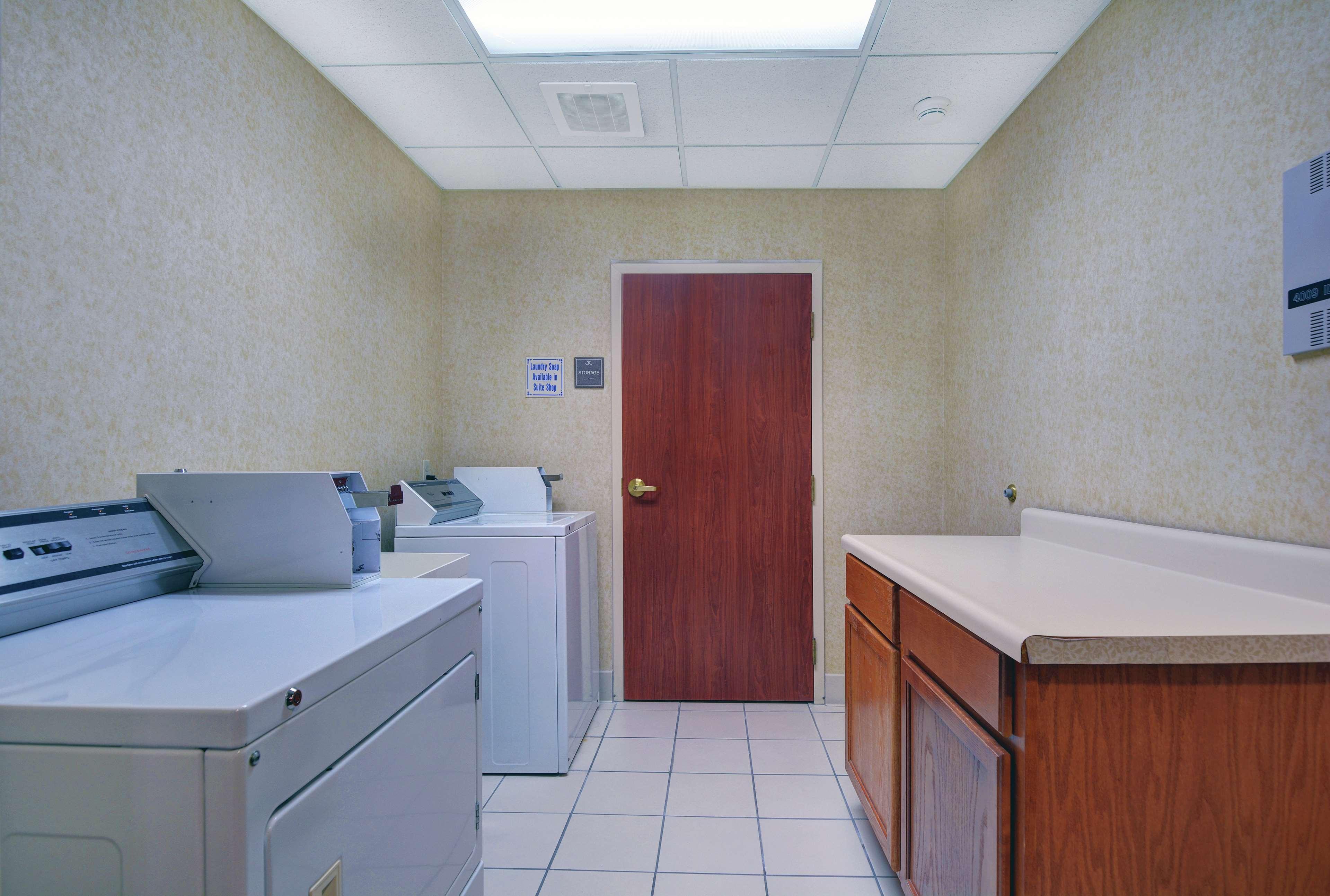 Hampton Inn Fayetteville Buitenkant foto
