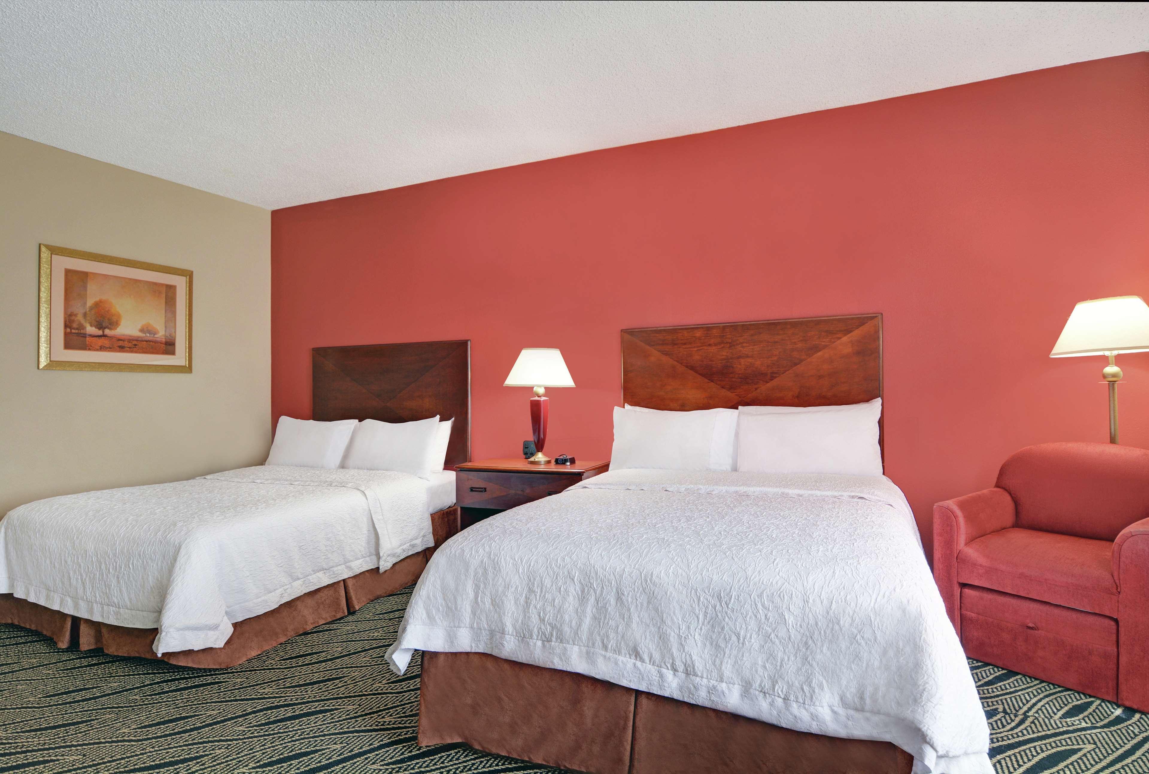 Hampton Inn Fayetteville Buitenkant foto