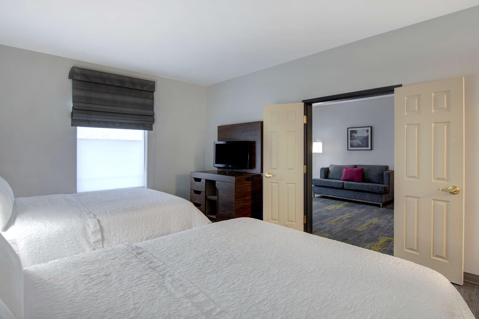 Hampton Inn Fayetteville Buitenkant foto