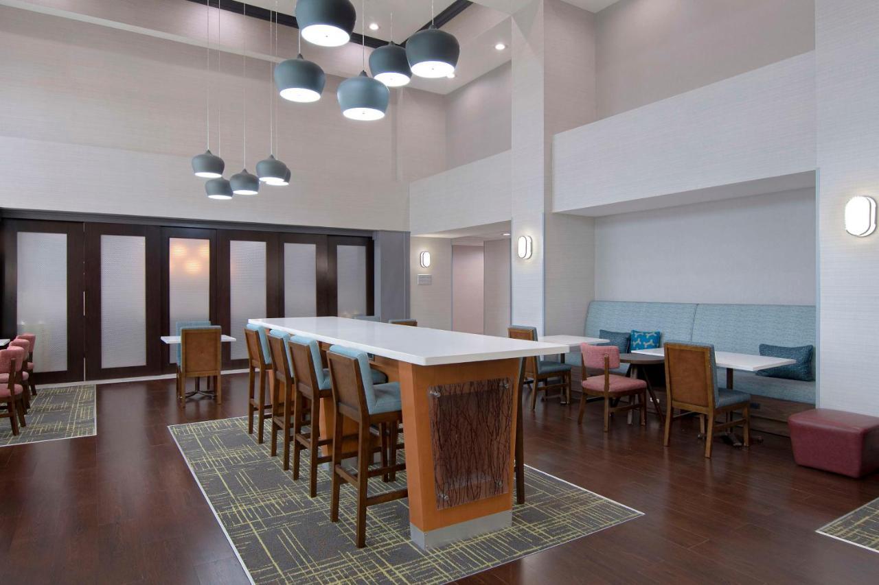 Hampton Inn Fayetteville Buitenkant foto