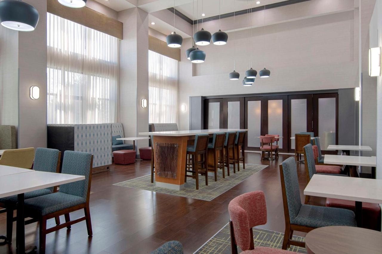 Hampton Inn Fayetteville Buitenkant foto