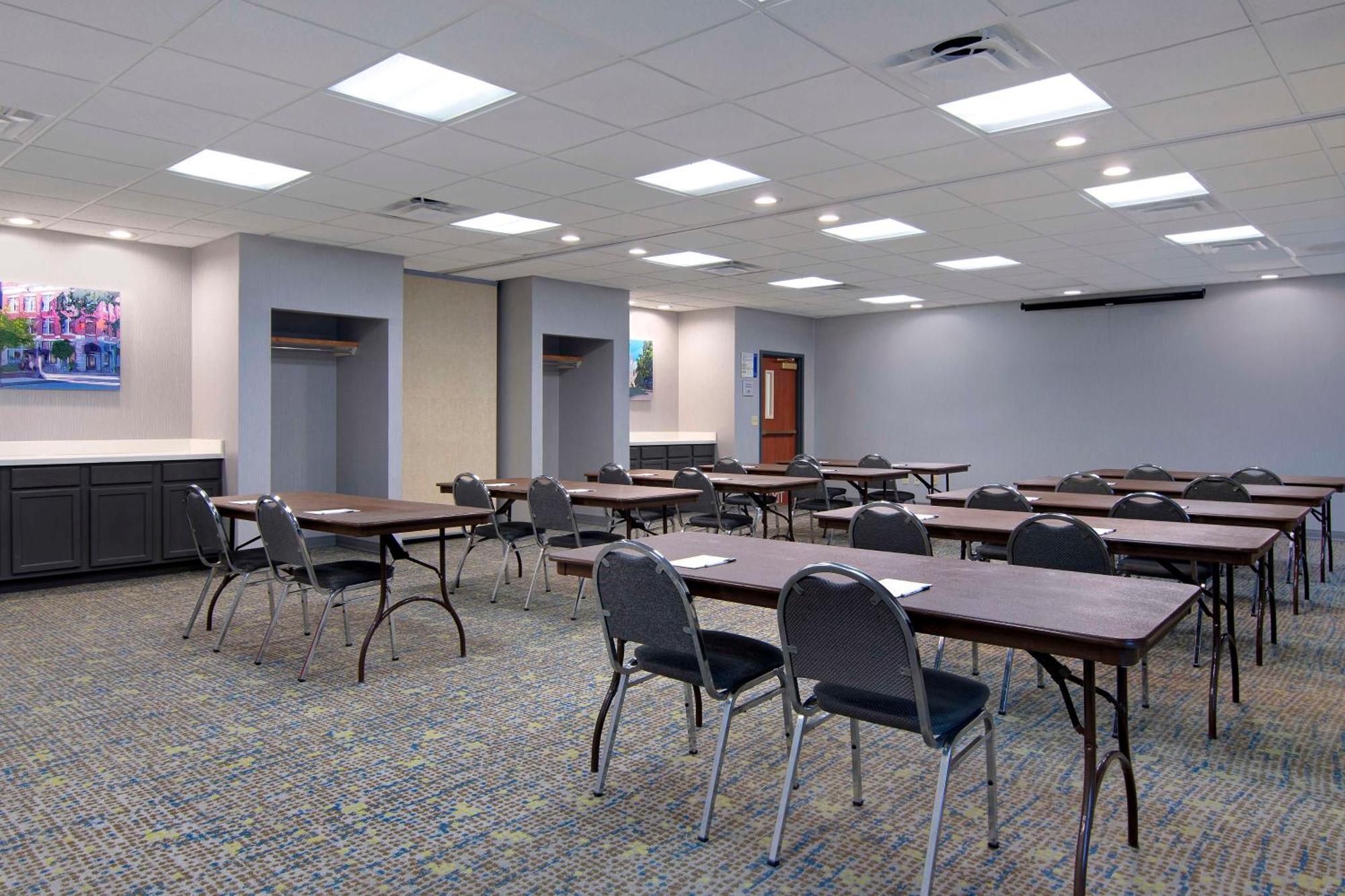 Hampton Inn Fayetteville Buitenkant foto